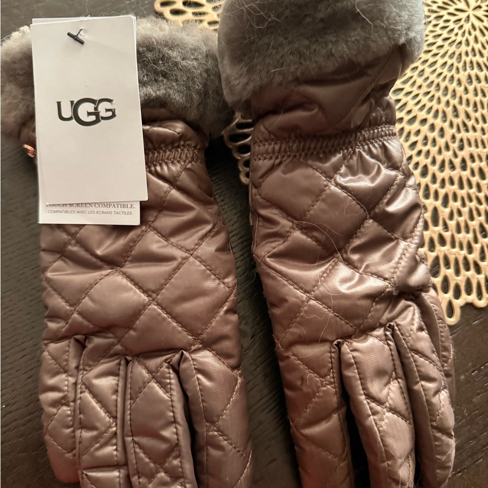 UGG Quilted Tan Gloves